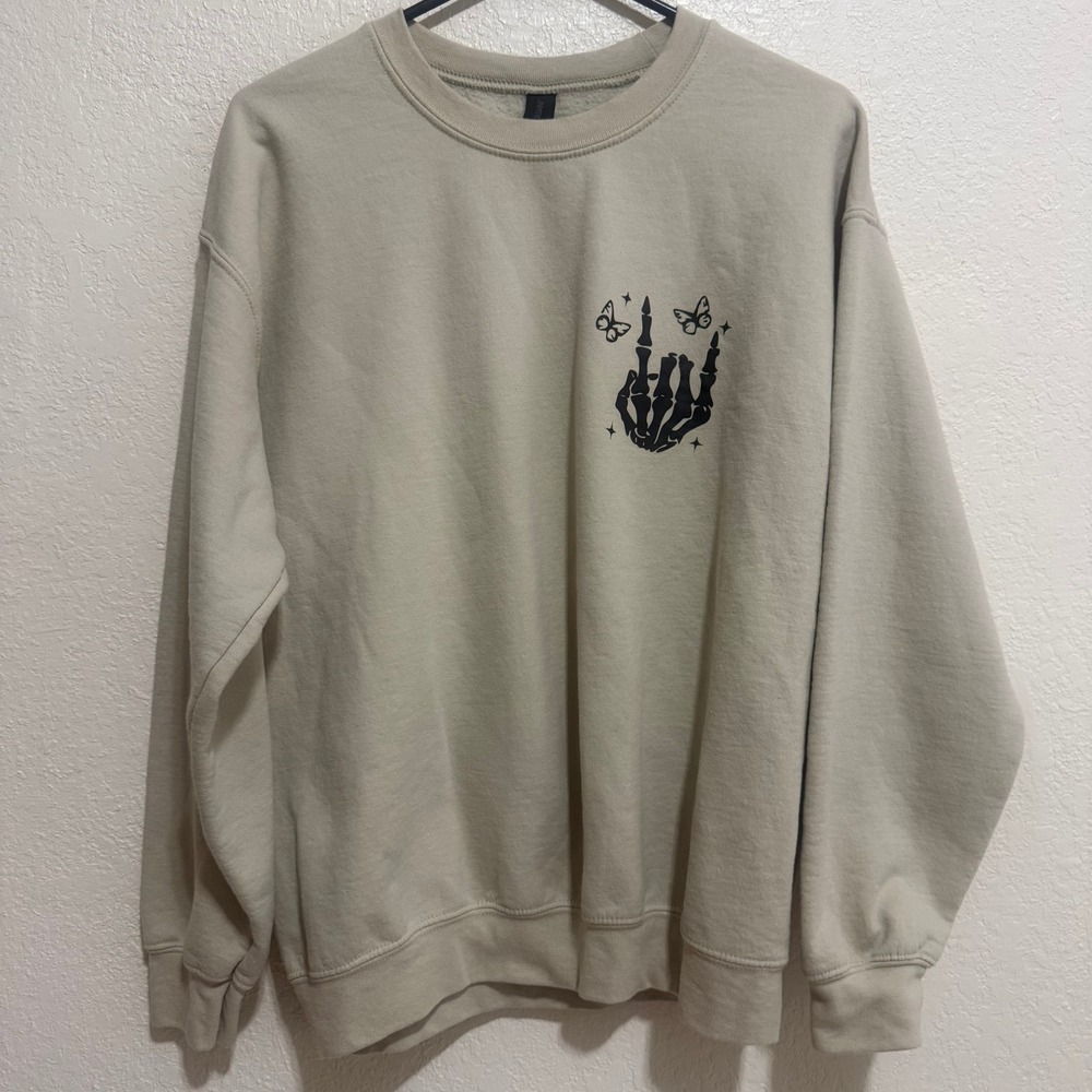 Gildan‎ Heavy Blend Motherhood Skeleton Hand Butterfly Graphic Sweatshirt Tan M